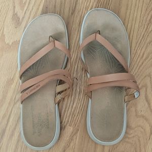 Merrell camel/tan strappy sandals, size 8